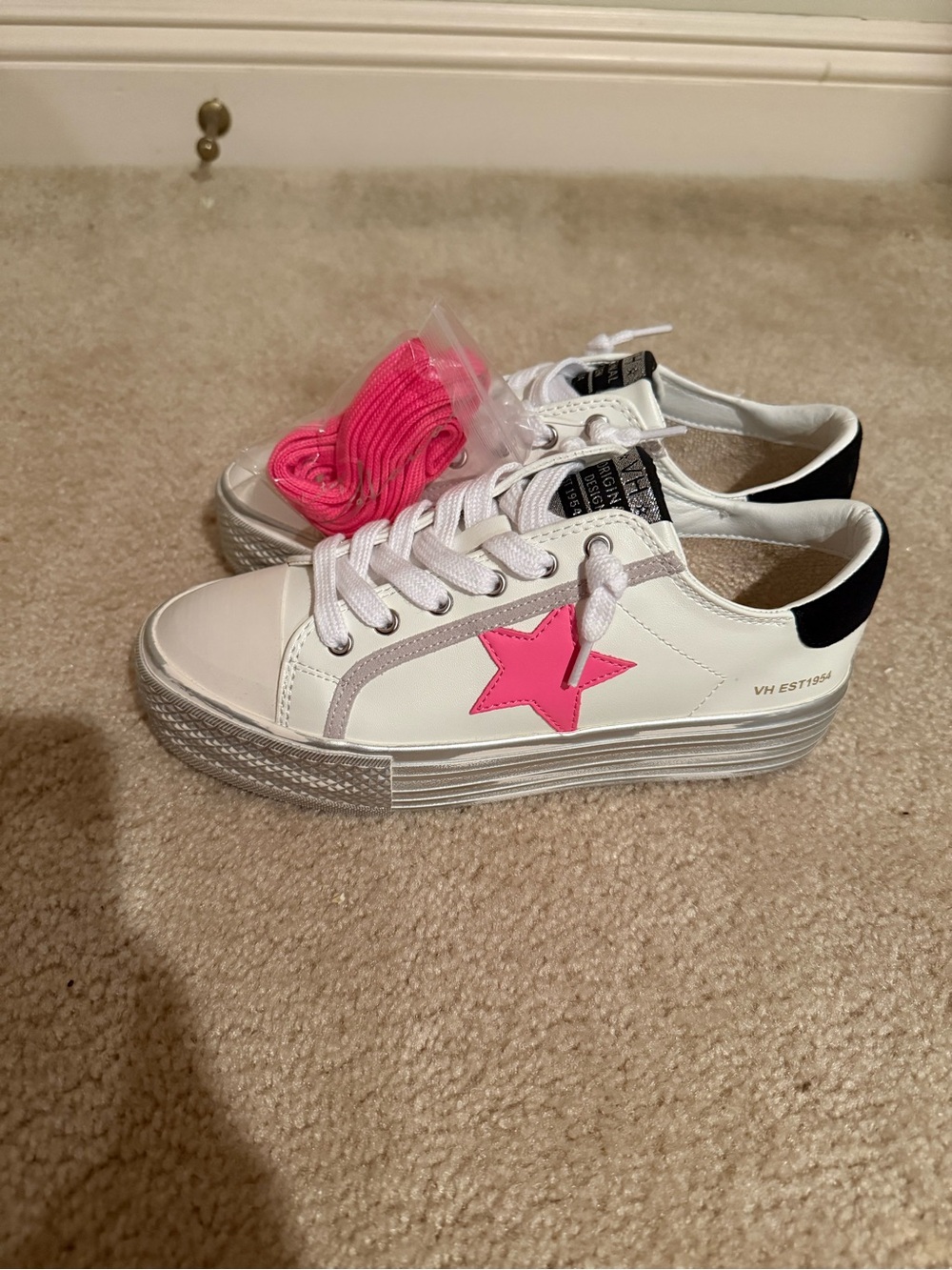 NWT VINTAGE HAVANA PLATFORM SNEAKERS SIZE 7.5